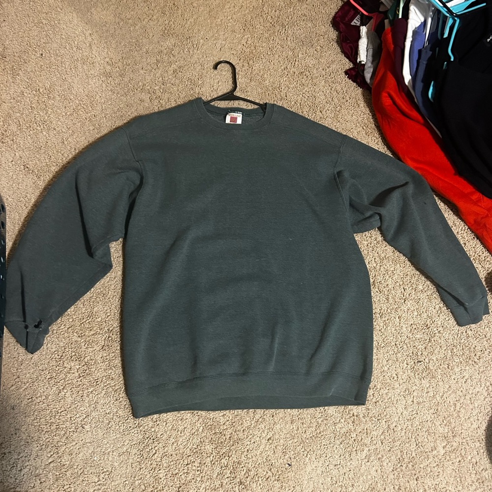 Slouchy oversized vintage 90s crewneck sweatshirt.